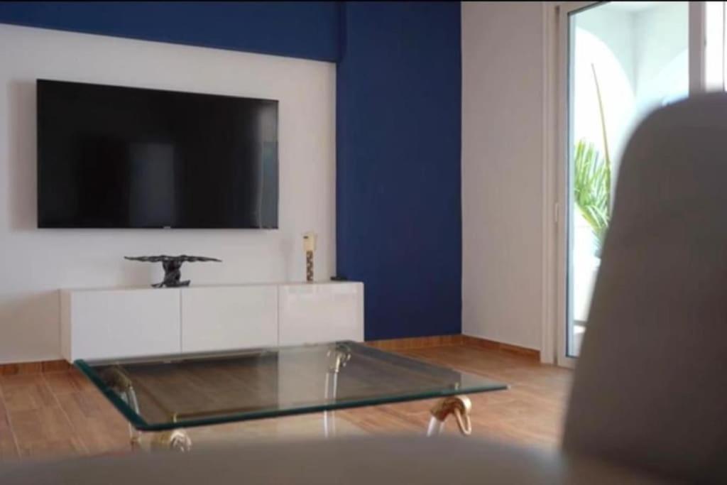 Gezellige Villa Met Prachtig Zicht En Zwembad Арона Екстериор снимка