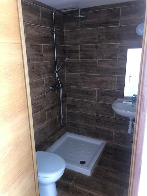 Gezellige Villa Met Prachtig Zicht En Zwembad Арона Екстериор снимка