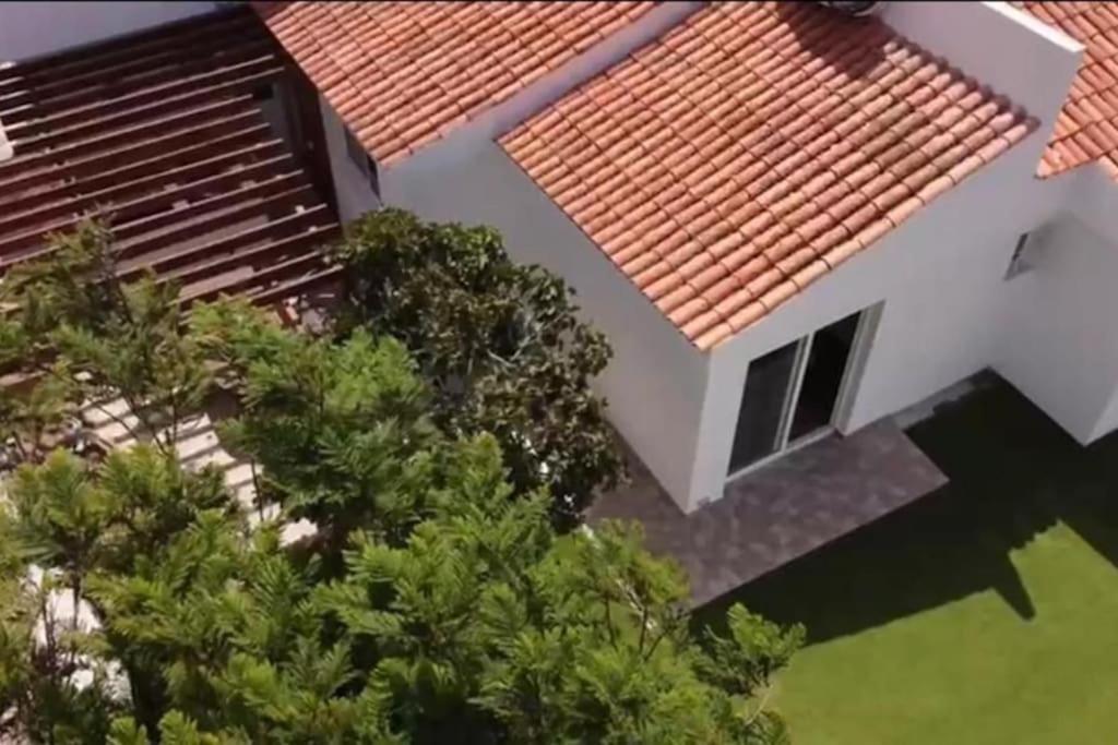 Gezellige Villa Met Prachtig Zicht En Zwembad Арона Екстериор снимка