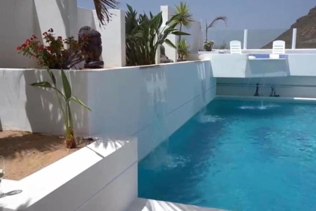 Gezellige Villa Met Prachtig Zicht En Zwembad Арона Екстериор снимка