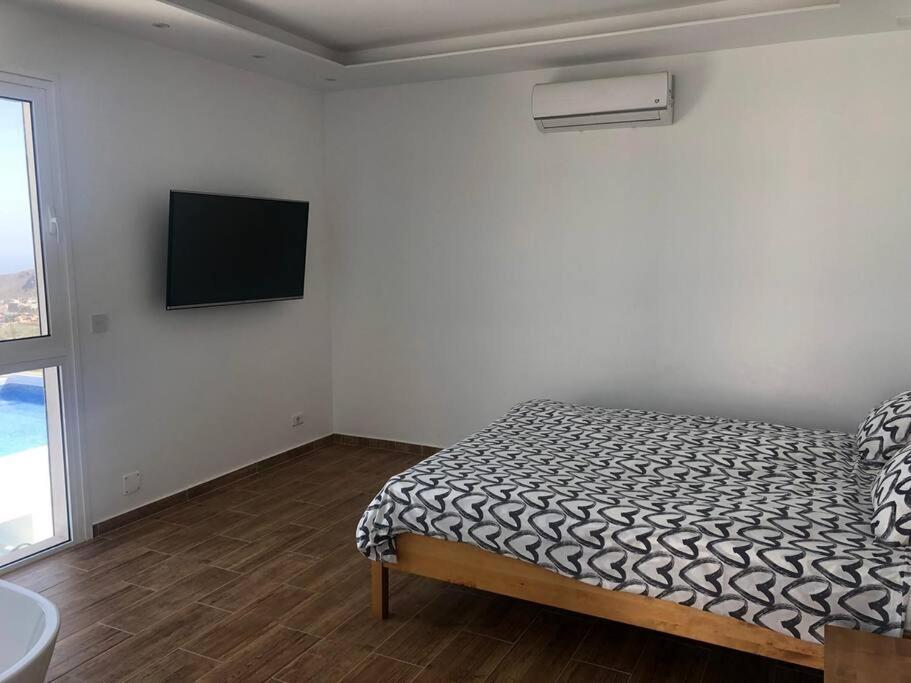 Gezellige Villa Met Prachtig Zicht En Zwembad Арона Екстериор снимка